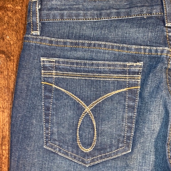 Calvin Klein Flare Fit Faded Design Jeans 99% Cotton - Picture 12 of 16